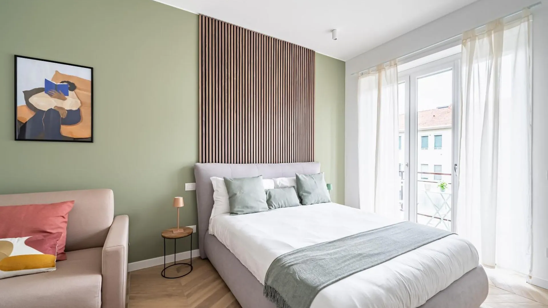 Milanofierapartments Colonna contacts